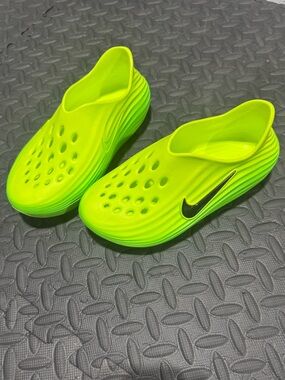 Nike ReactX Rejuven8 Bright Green